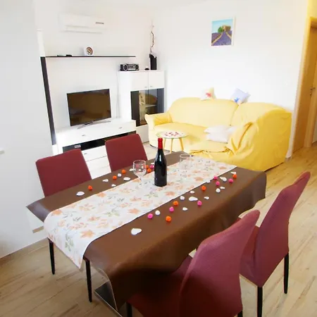 Cony And Tara Apartamento Pula