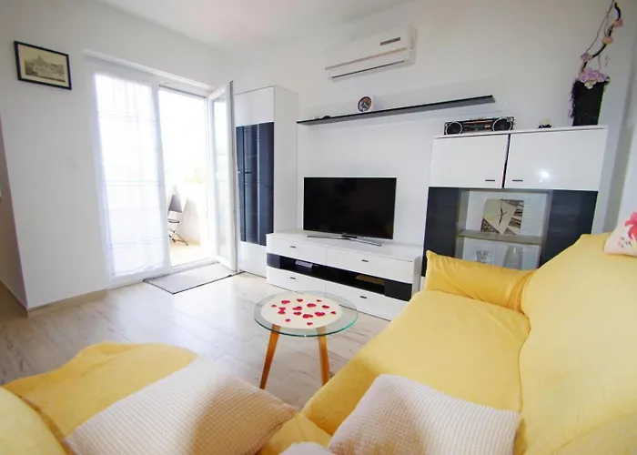 Cony And Tara Lejlighed *